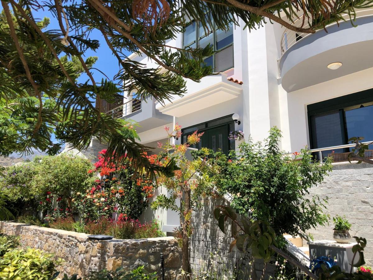 Paradisos luxury villas next to beach Koutsourás Exterior foto