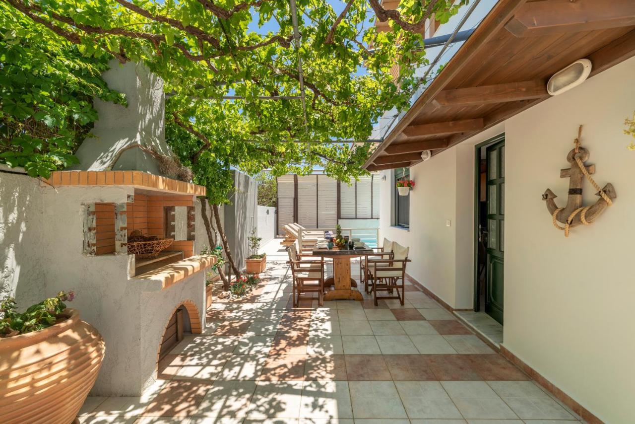 Paradisos luxury villas next to beach Koutsourás Exterior foto